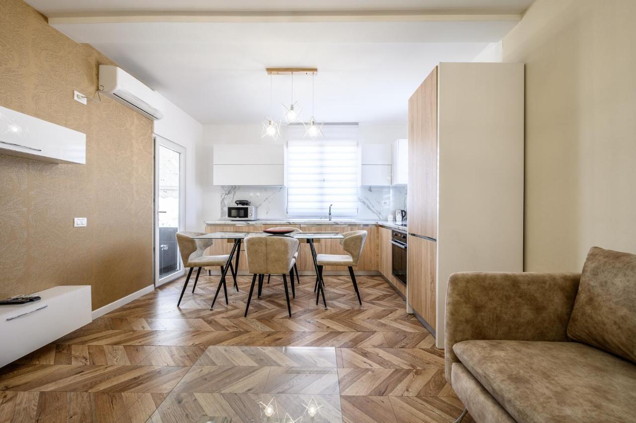 Miku Apartments-Luxury City View At Wilson Square Tiranë Ngoại thất bức ảnh