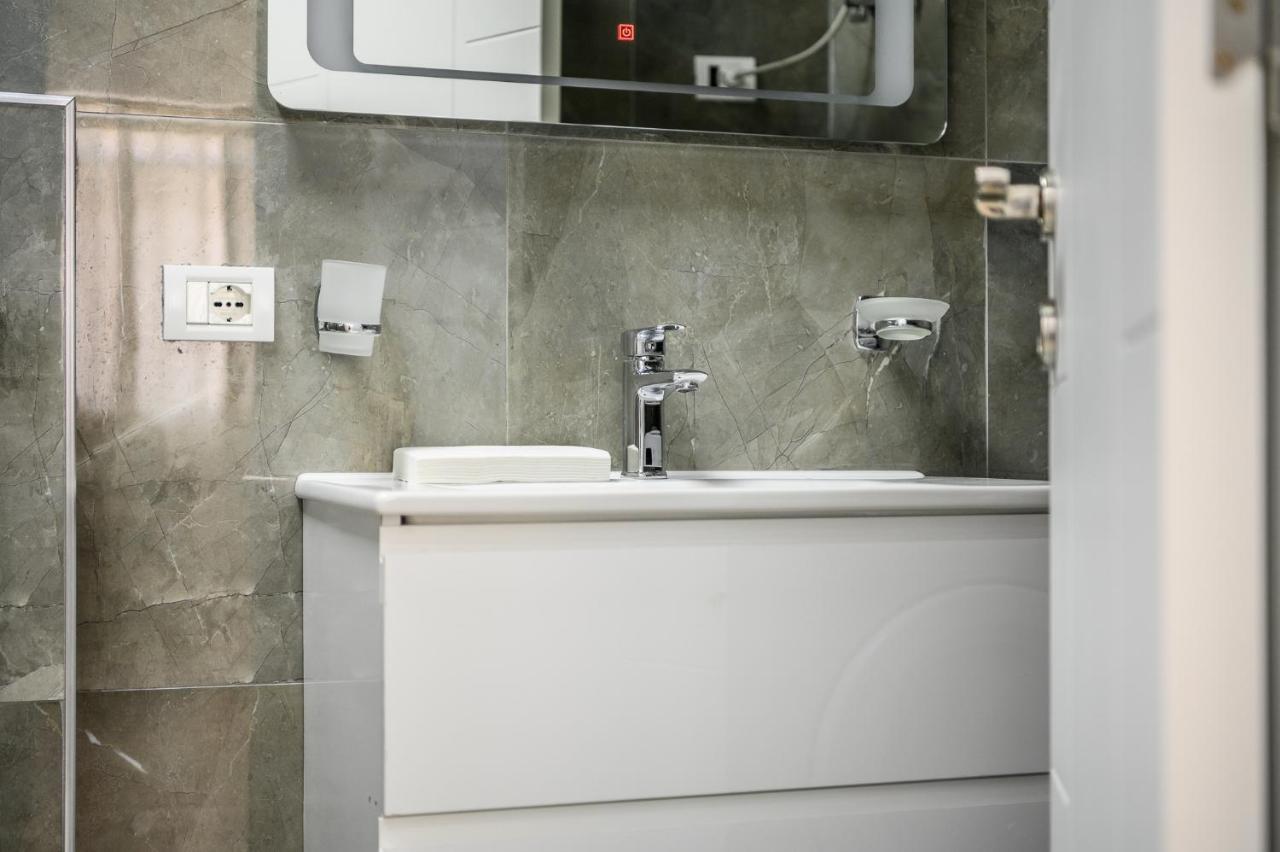 Miku Apartments-Luxury City View At Wilson Square Tiranë Ngoại thất bức ảnh